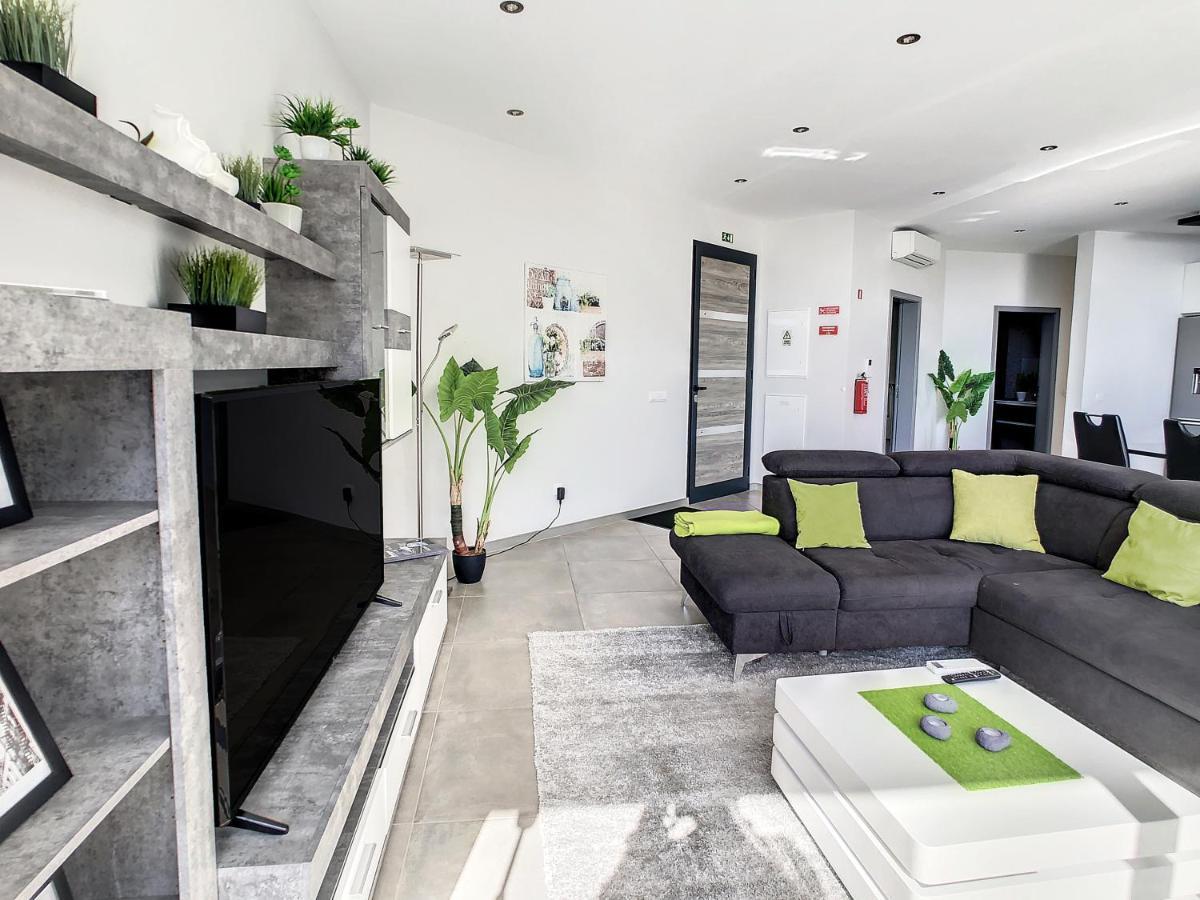 Villa Stella By Lovelystay Arco da Calheta  Eksteriør bilde